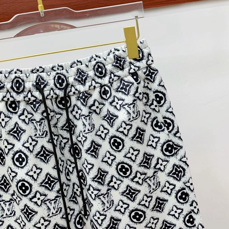 Cozy Louis Vuitton Short Pants 132706