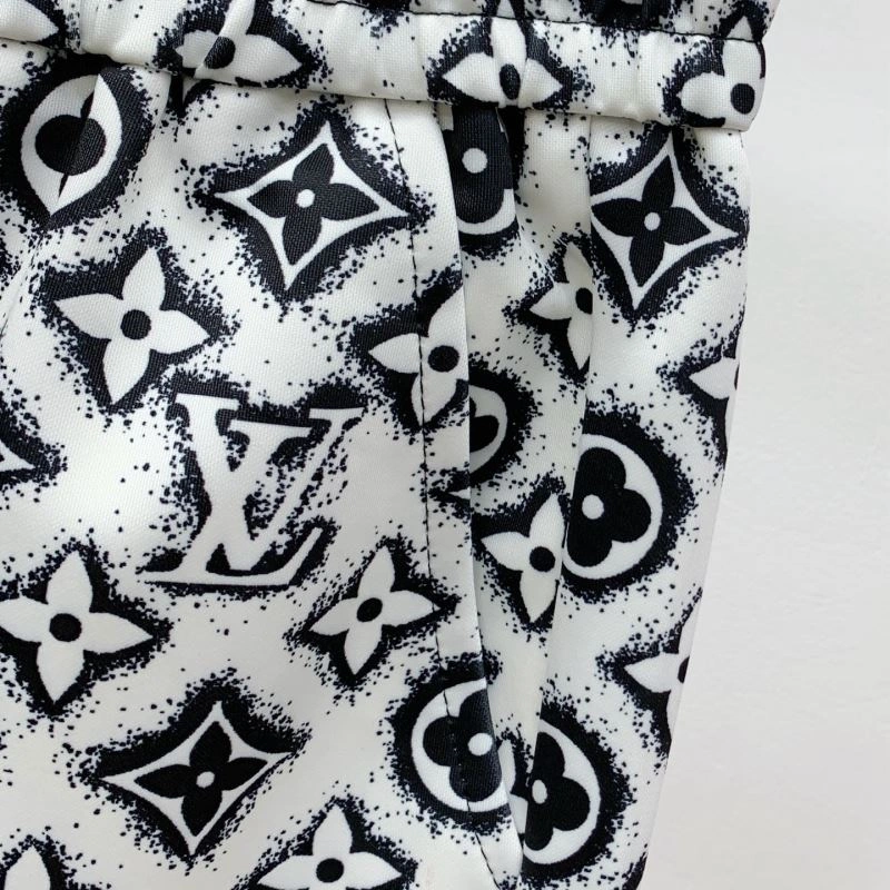 Cozy Louis Vuitton Short Pants 132706