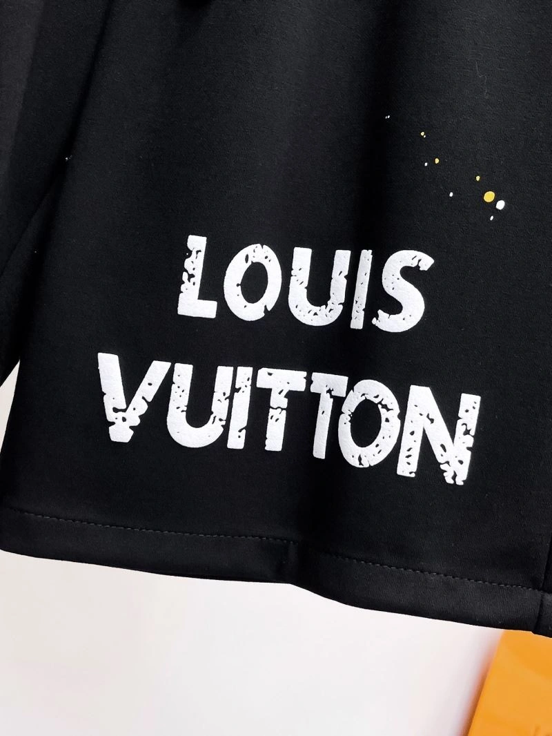 Sporty Louis Vuitton Short Pants 132704