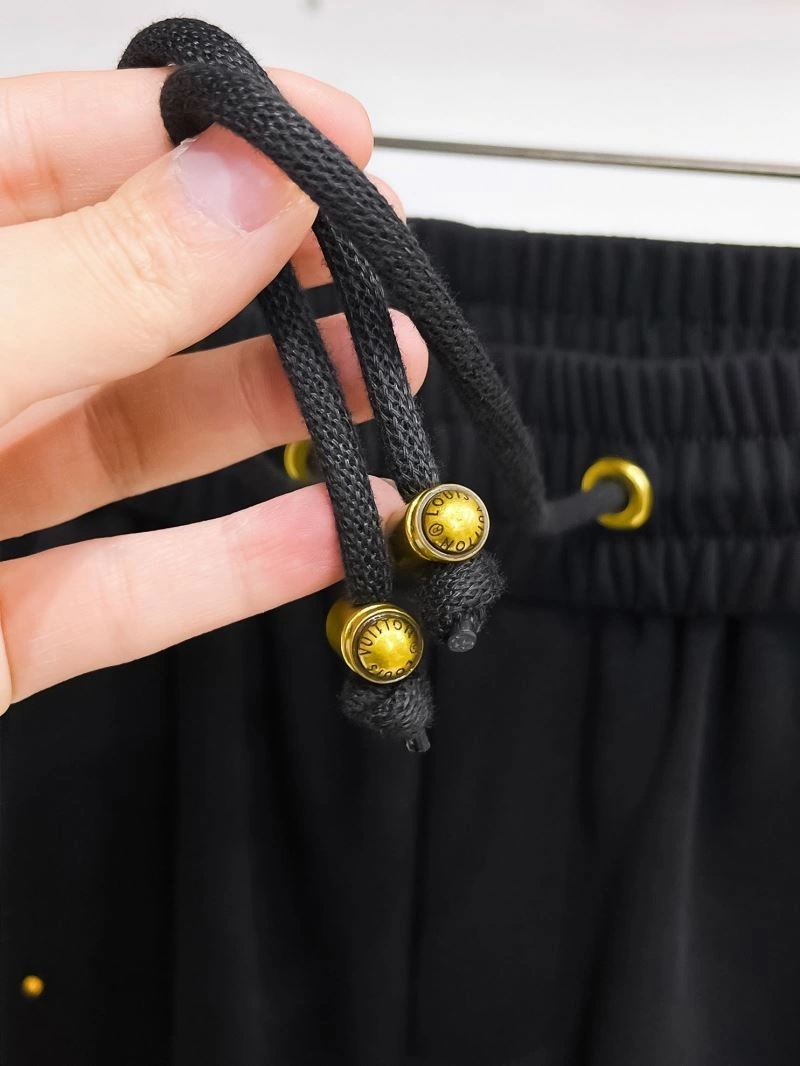 Sporty Louis Vuitton Short Pants 132704