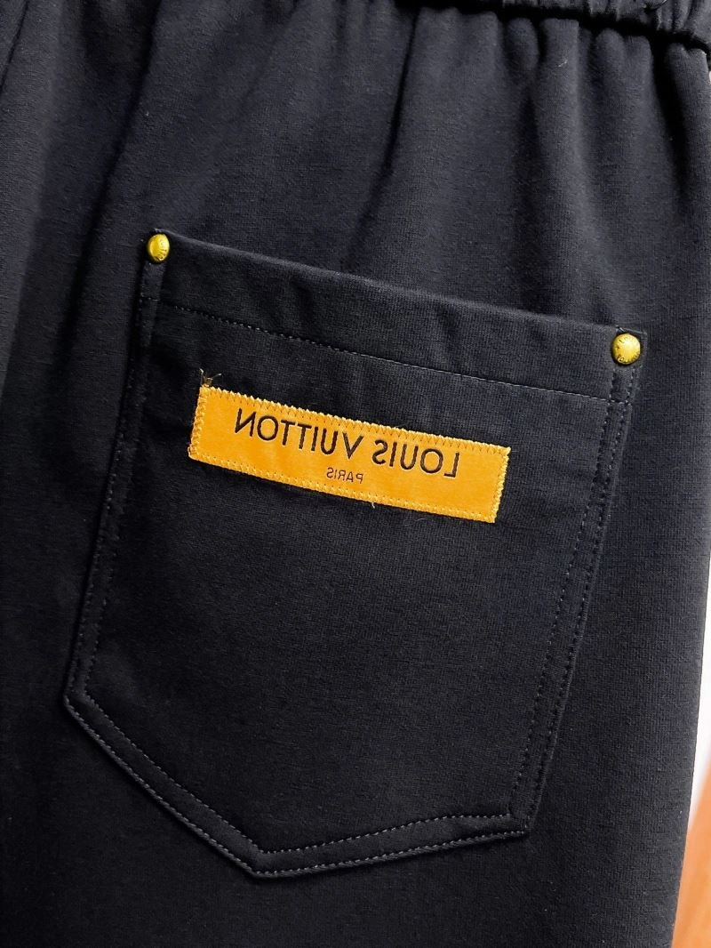 Sporty Louis Vuitton Short Pants 132704