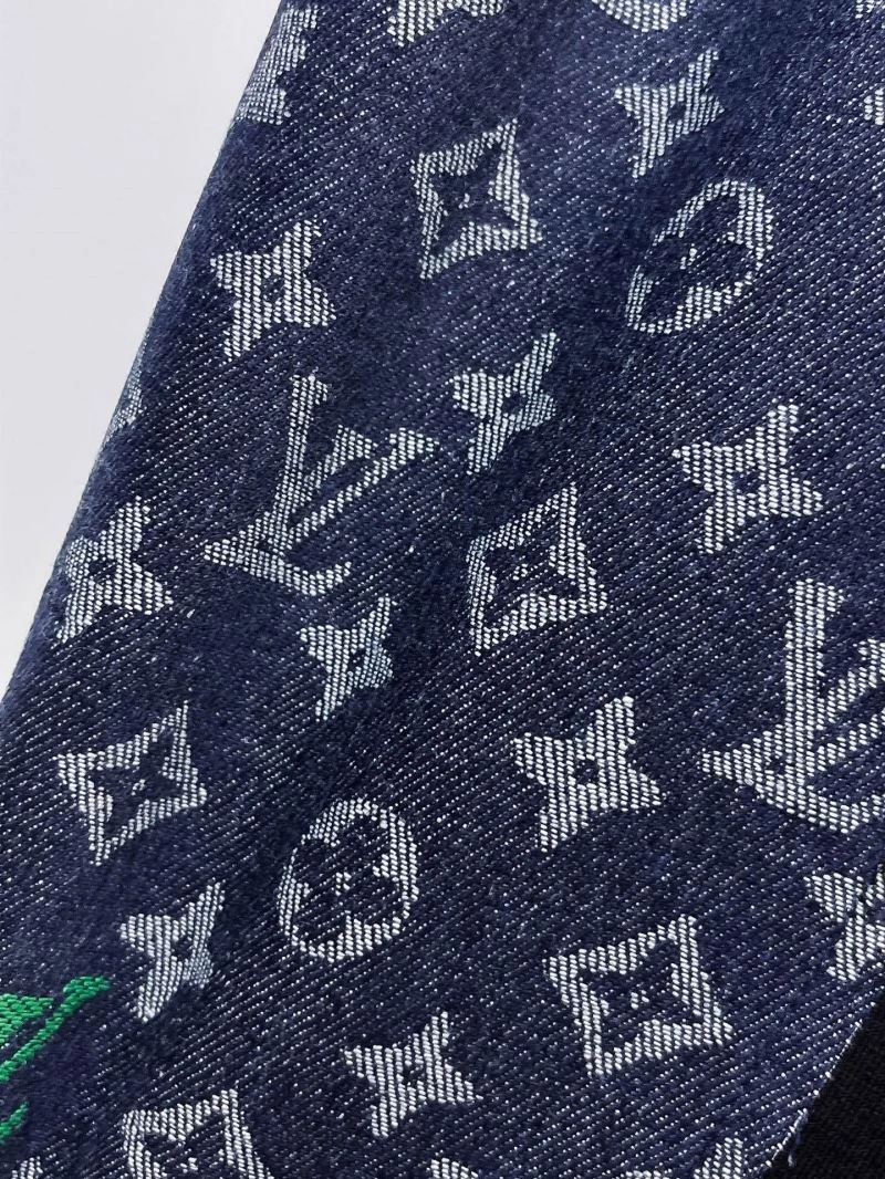 GoAnywhere Louis Vuitton Short Pants 132702