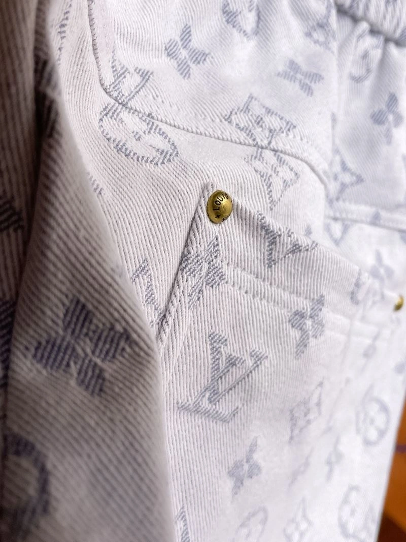 Louis Vuitton Short Pants FashionForward 132739