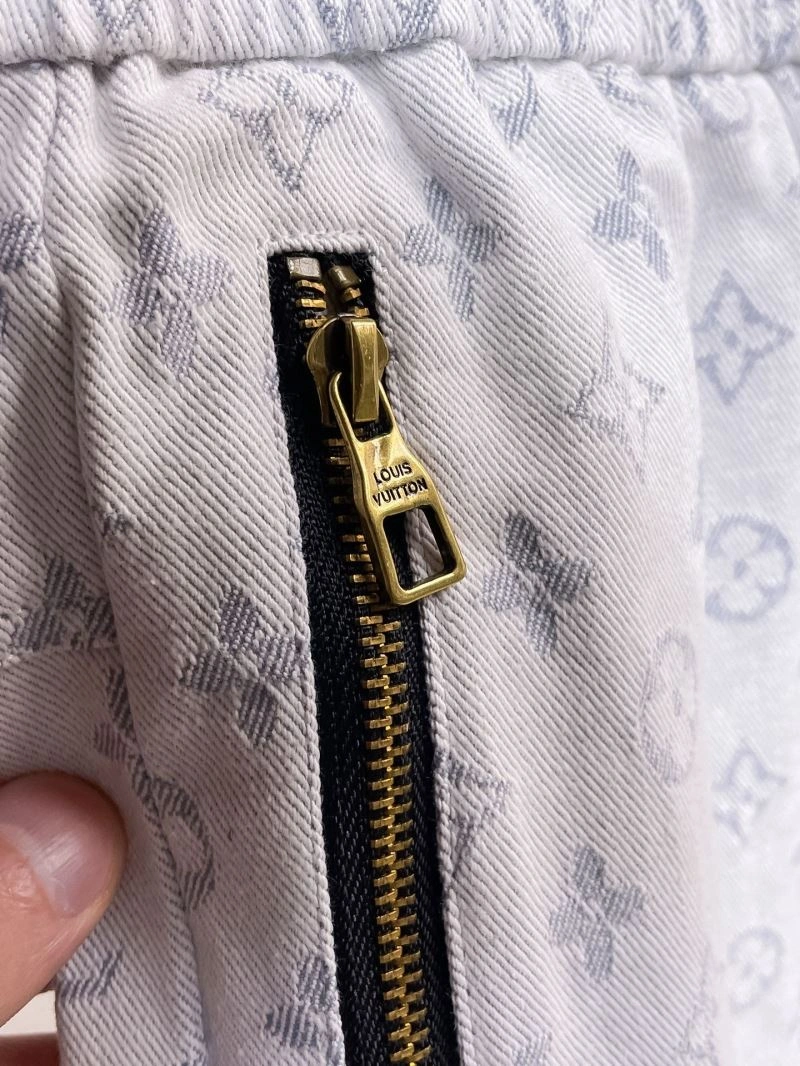 Louis Vuitton Short Pants FashionForward 132739
