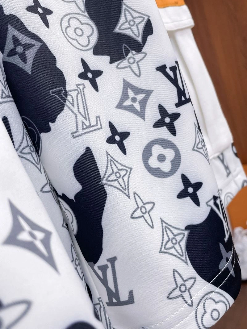 Breathable Louis Vuitton Short Pants 132696