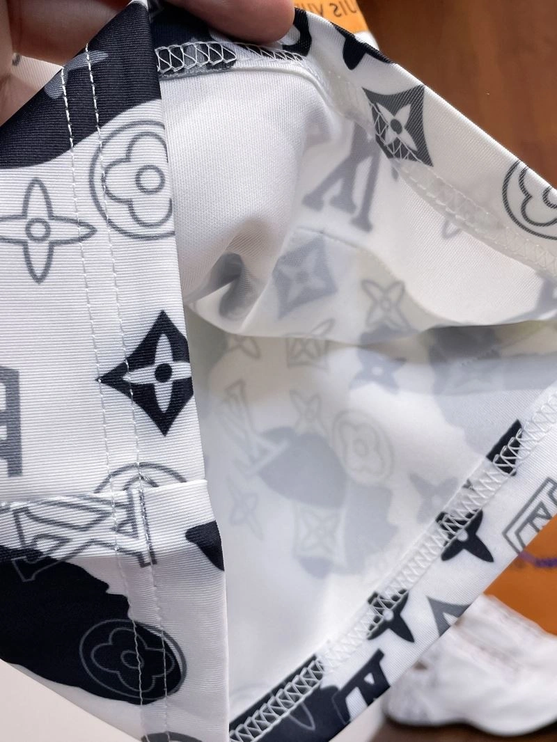 Breathable Louis Vuitton Short Pants 132696