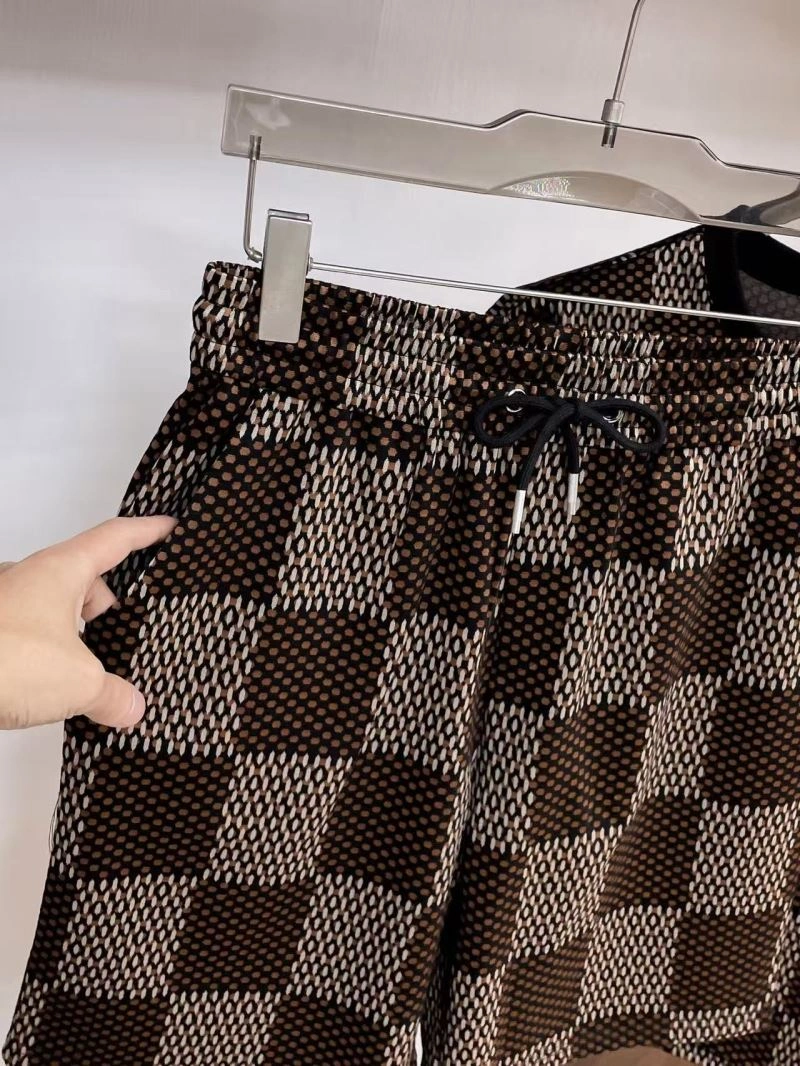 WellDesigned Louis Vuitton Short Suits 132036