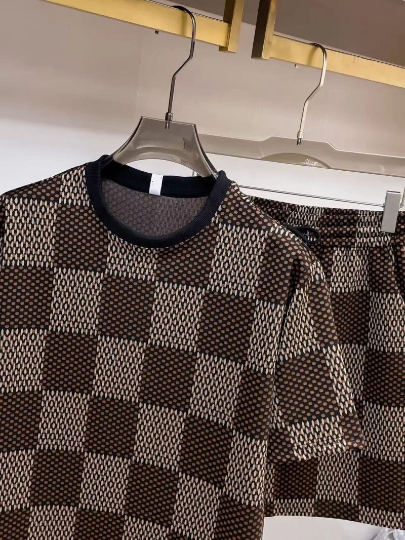 WellDesigned Louis Vuitton Short Suits 132036