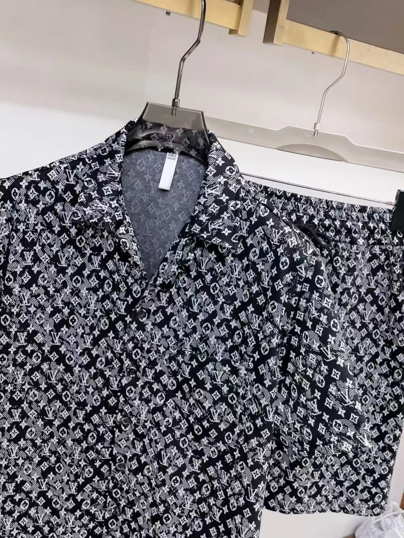 Louis Vuitton Short Suits Thermal 132037