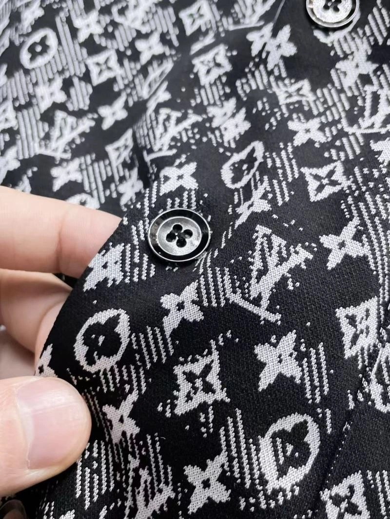 Louis Vuitton Short Suits Thermal 132037