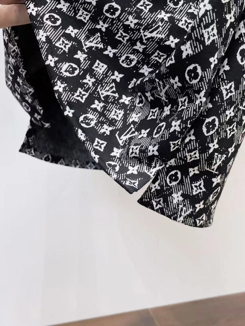 Louis Vuitton Short Suits Thermal 132037