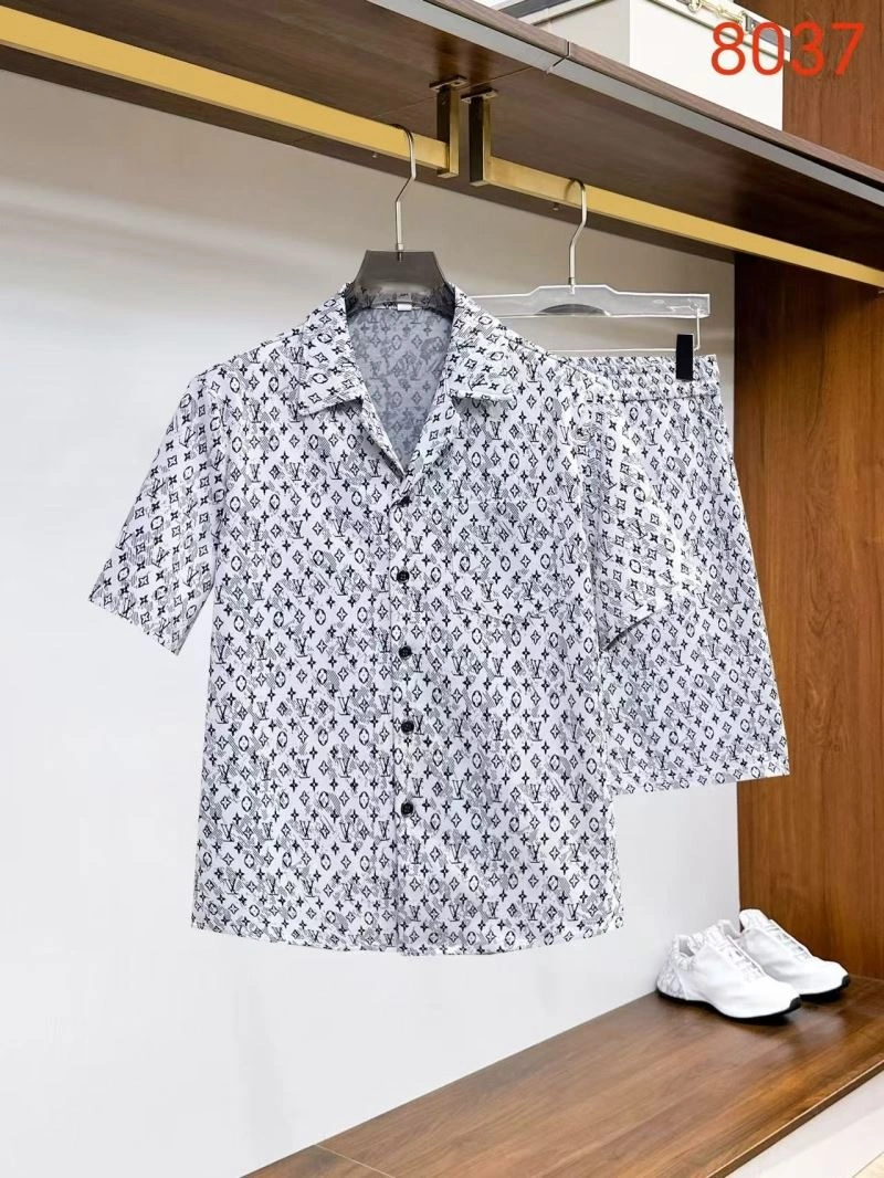 Louis Vuitton Short Suits Practical 132034