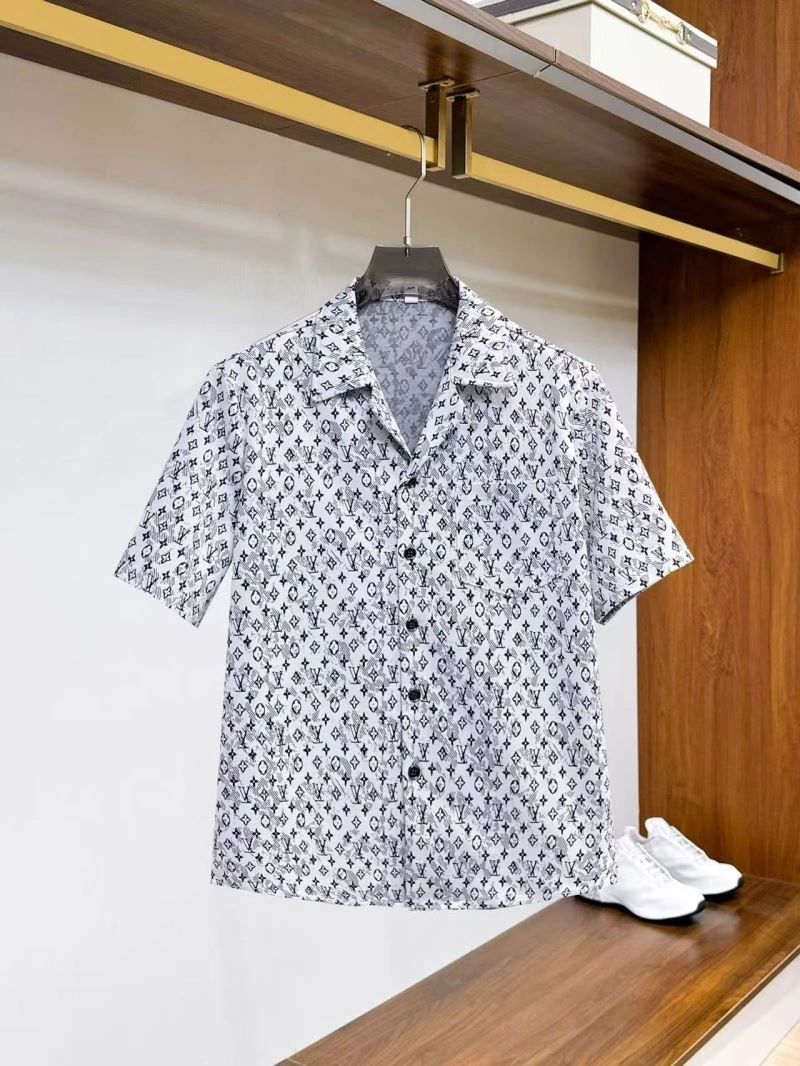 Louis Vuitton Short Suits Practical 132034