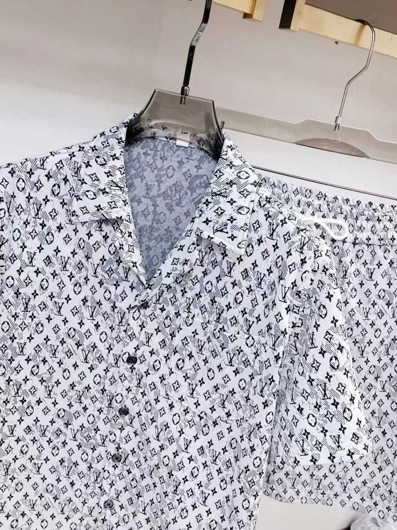 Louis Vuitton Short Suits Practical 132034