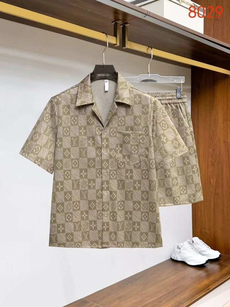 Sleek Louis Vuitton Short Suits 132028