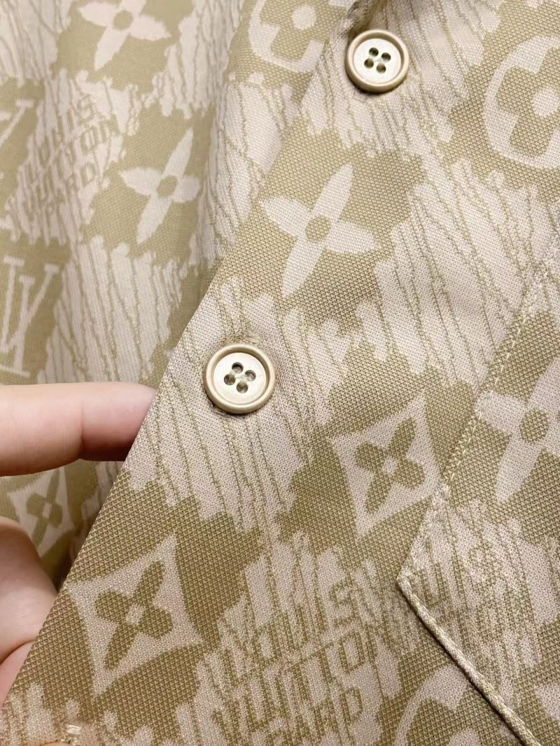 Sleek Louis Vuitton Short Suits 132028