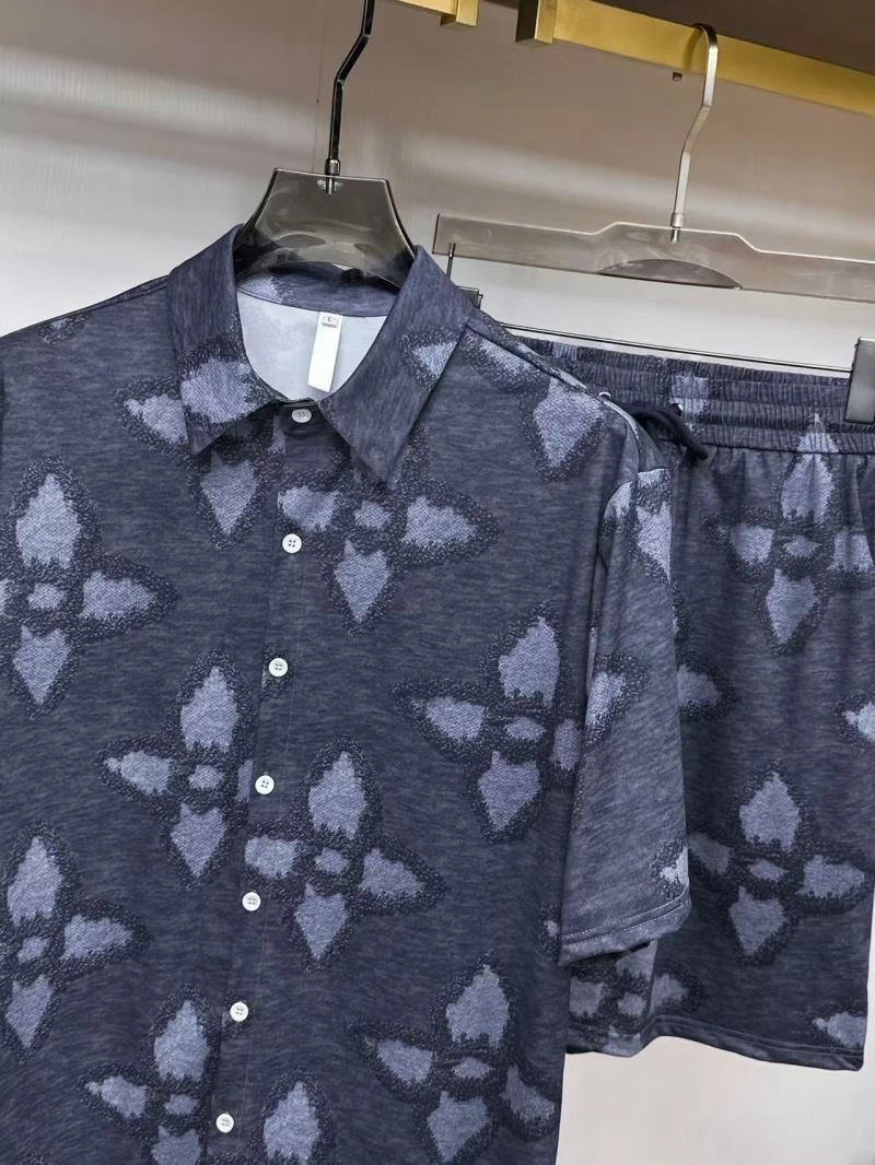 ModernLook Louis Vuitton Short Suits 132042