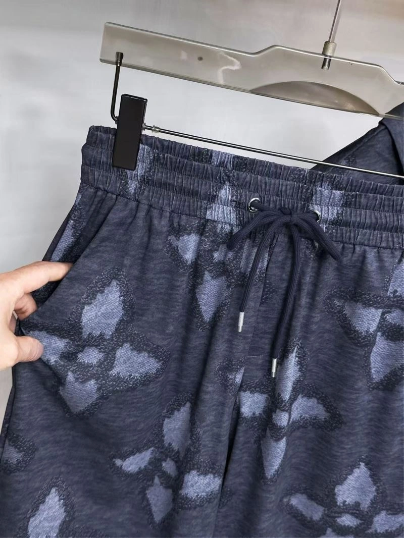 ModernLook Louis Vuitton Short Suits 132042
