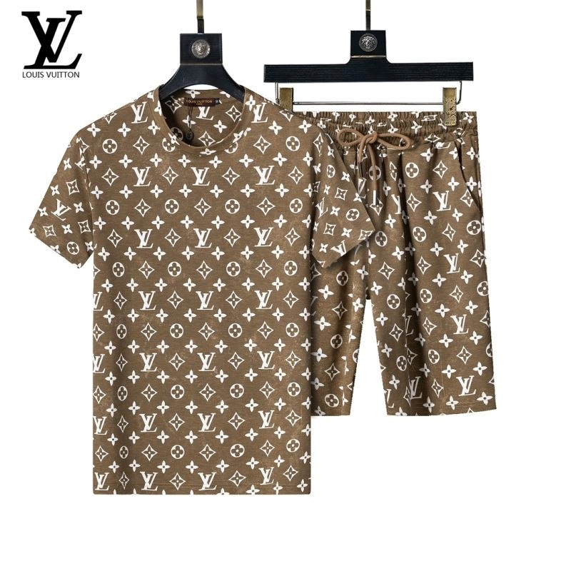Sleek Louis Vuitton Short Suits 138521