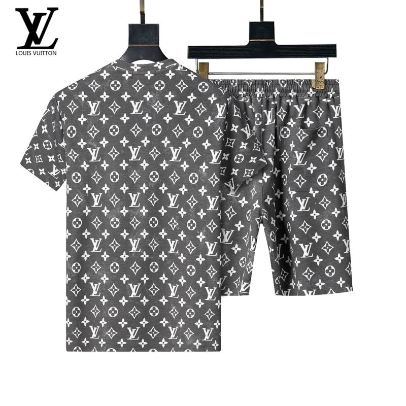 Sleek Louis Vuitton Short Suits 138521