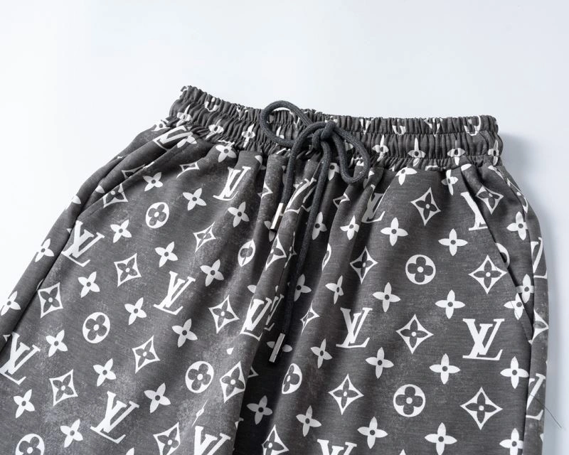 Sleek Louis Vuitton Short Suits 138521