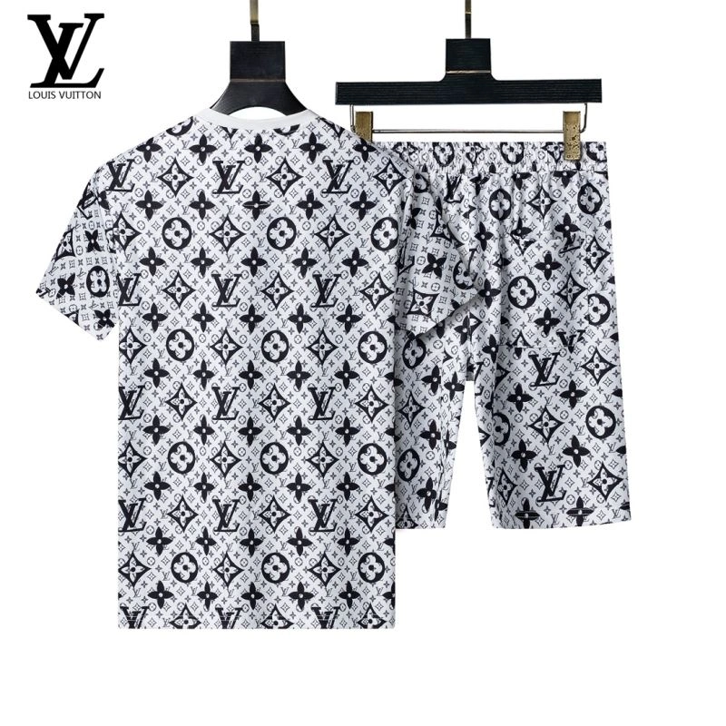Lightweight Louis Vuitton Short Suits 138514