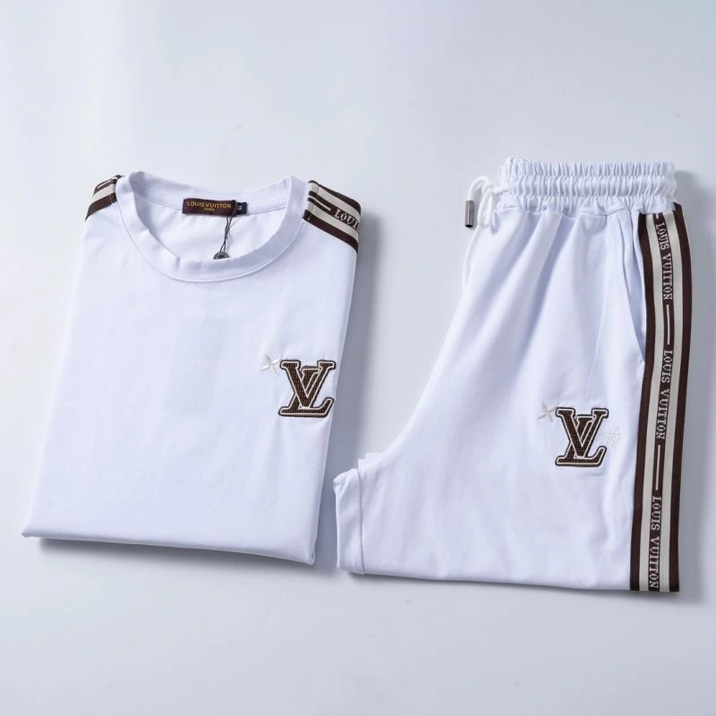 Stretchable Louis Vuitton Short Suits 138550