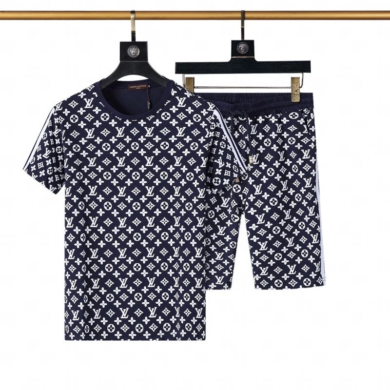 Lightweight Louis Vuitton Short Suits 138508