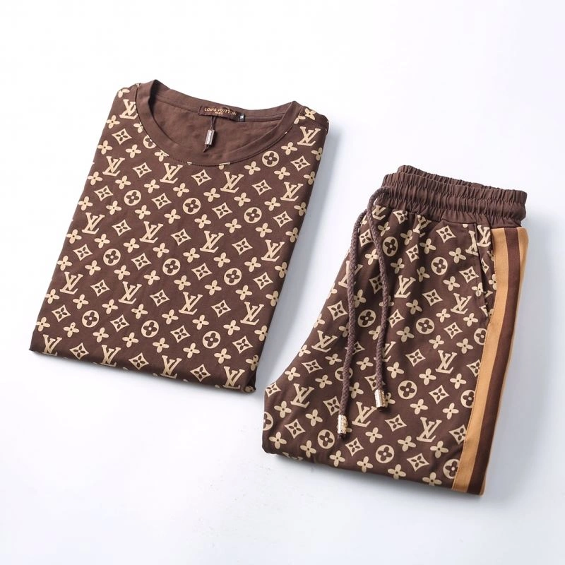 Lightweight Louis Vuitton Short Suits 138508