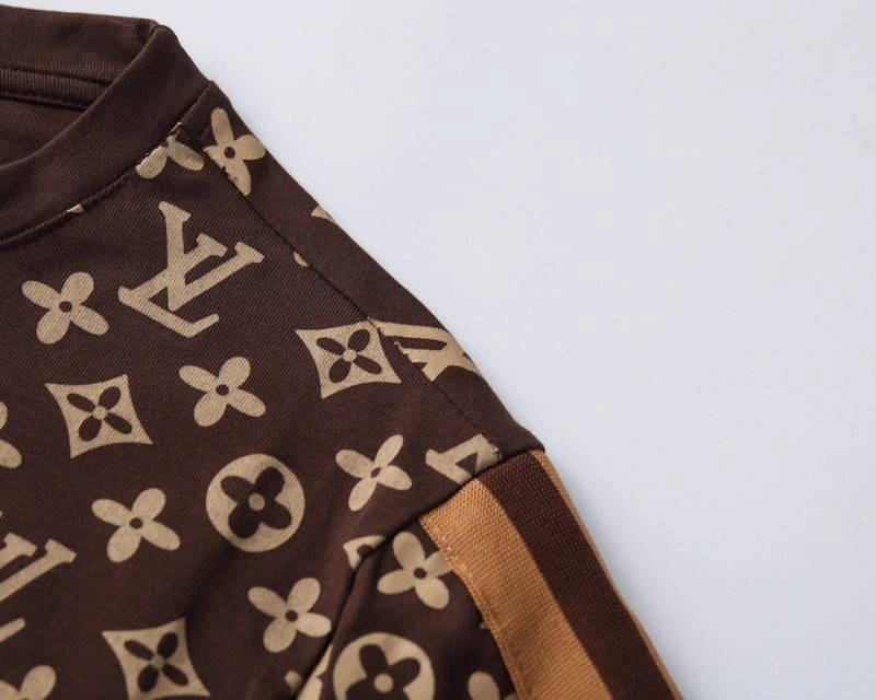 Lightweight Louis Vuitton Short Suits 138508