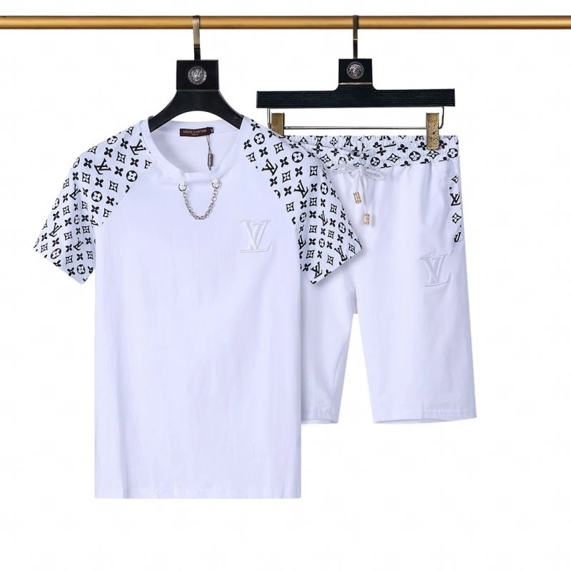 Louis Vuitton Short Suits Practical 138510