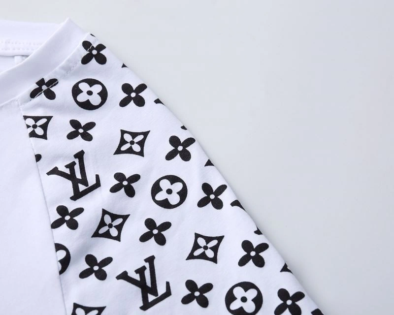 Louis Vuitton Short Suits Practical 138510