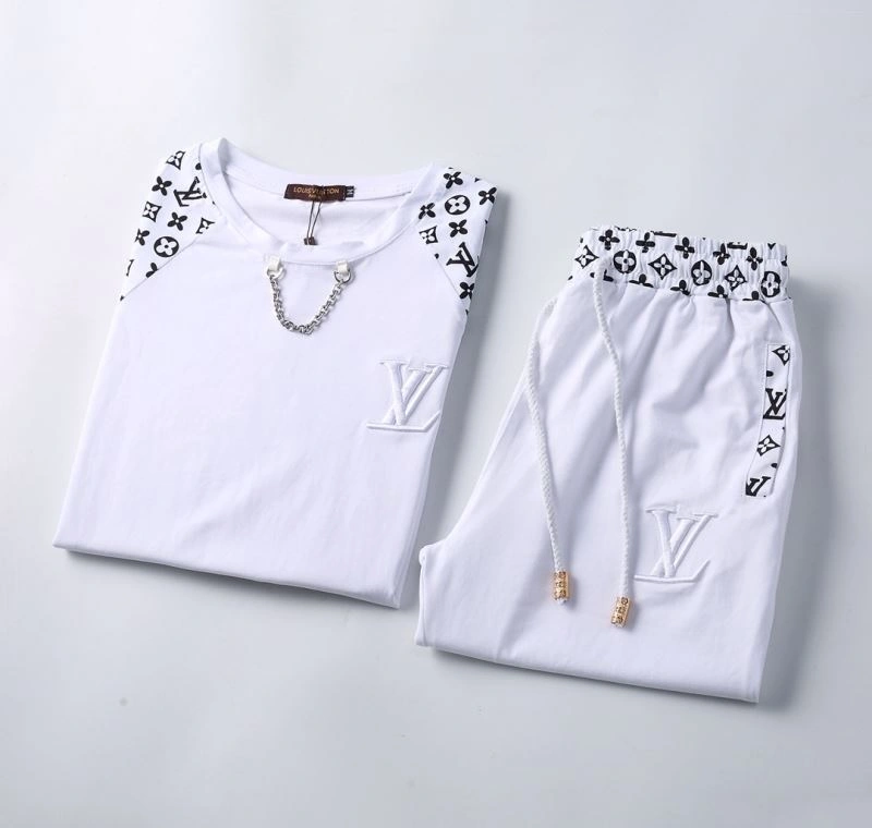 Louis Vuitton Short Suits Practical 138510