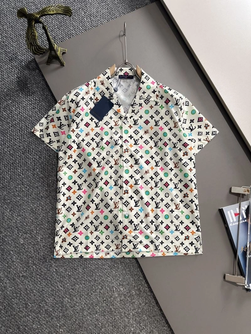 Trendy Louis Vuitton Short Suits 138509