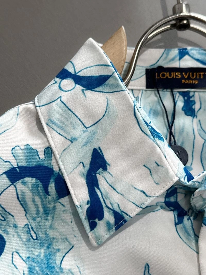 Resilient Louis Vuitton Short Suits 138497