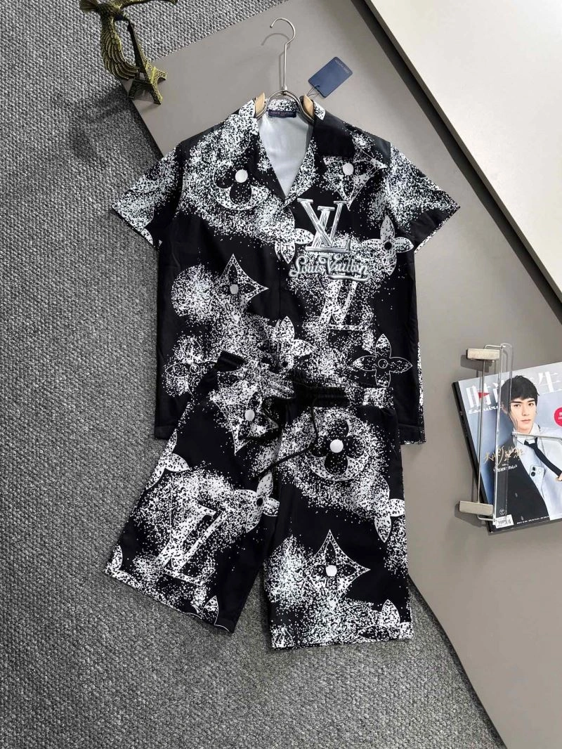 Modern Louis Vuitton Short Suits 138498