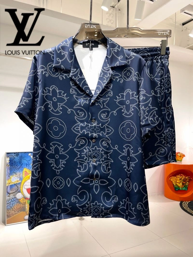 NewStyle Louis Vuitton Short Suits 131982