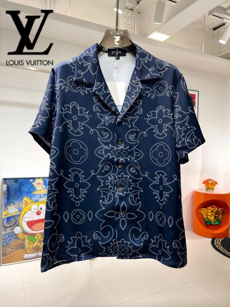 NewStyle Louis Vuitton Short Suits 131982