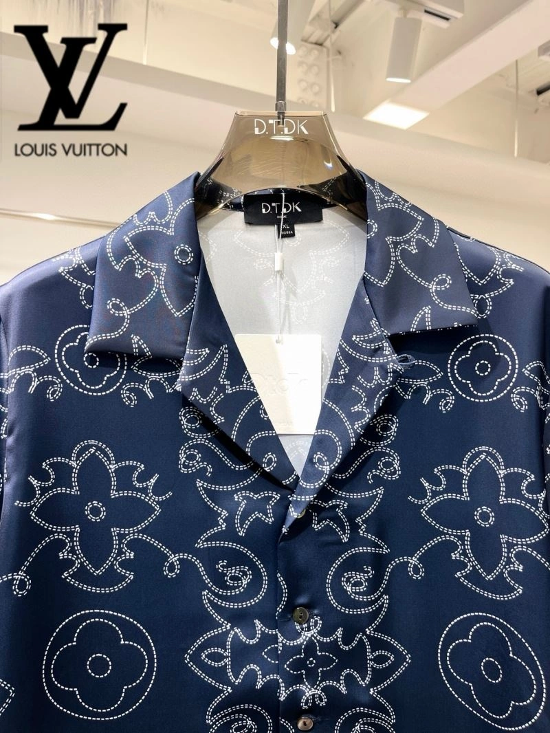 NewStyle Louis Vuitton Short Suits 131982