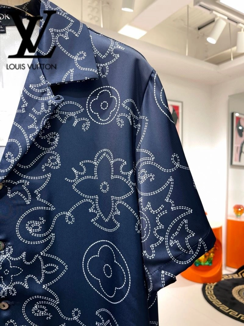 NewStyle Louis Vuitton Short Suits 131982
