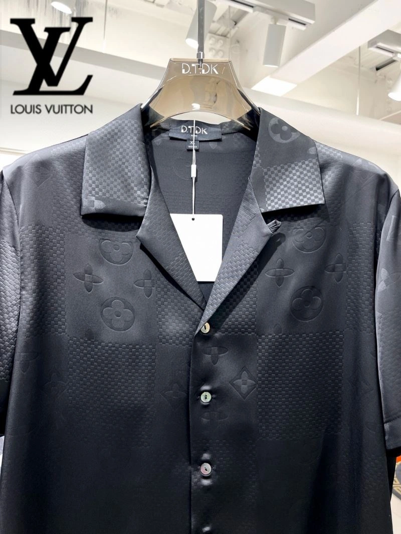 Versatile Louis Vuitton Short Suits 131981