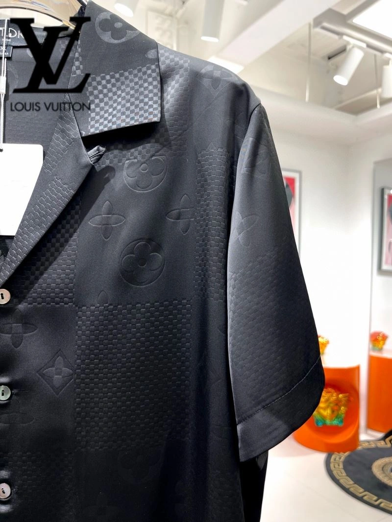 Versatile Louis Vuitton Short Suits 131981