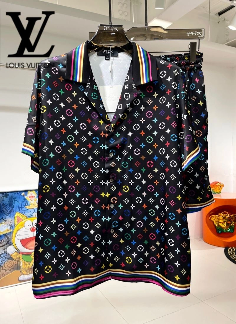 Functional Louis Vuitton Short Suits 131989