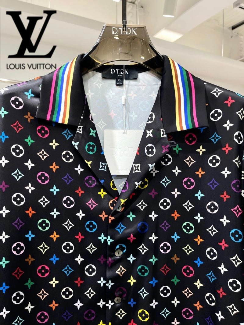 Functional Louis Vuitton Short Suits 131989