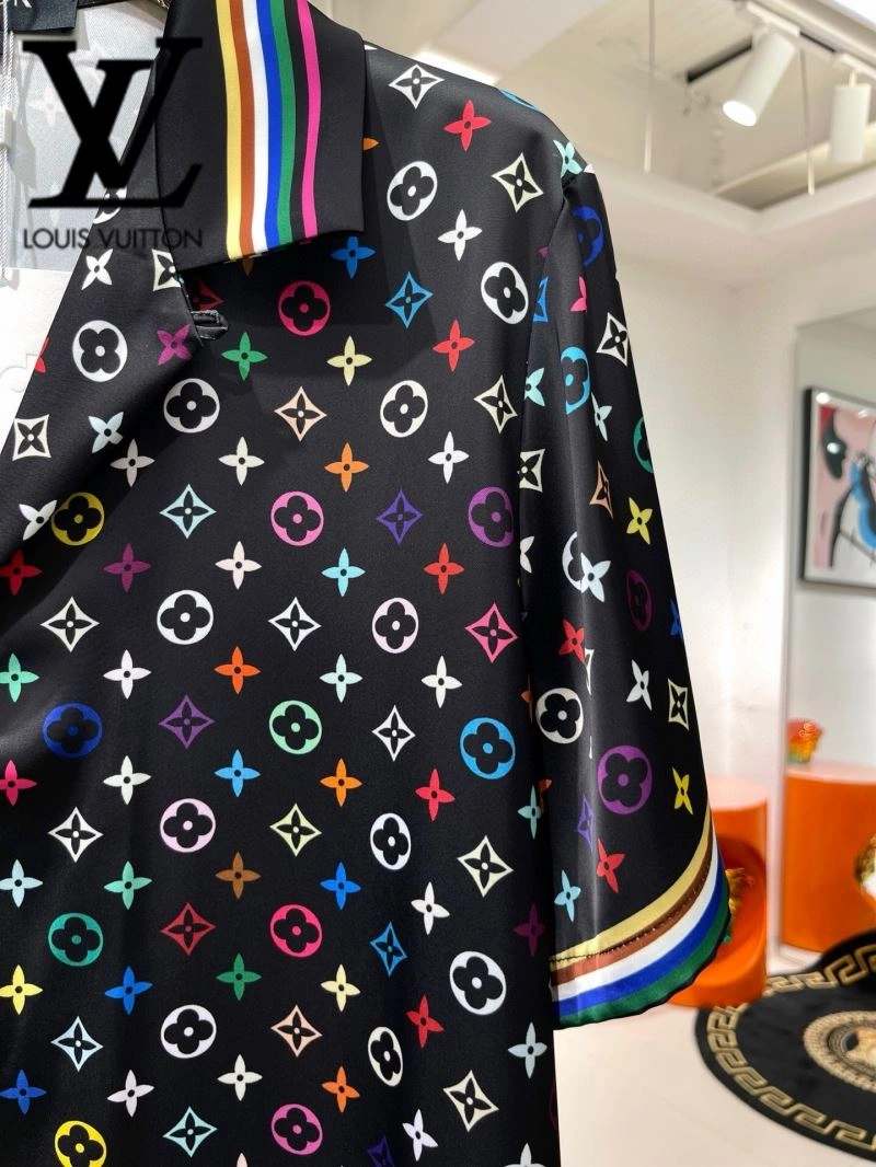 Functional Louis Vuitton Short Suits 131989