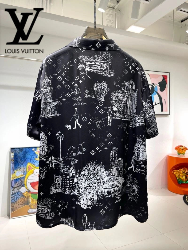 Durable Louis Vuitton Short Suits 131983
