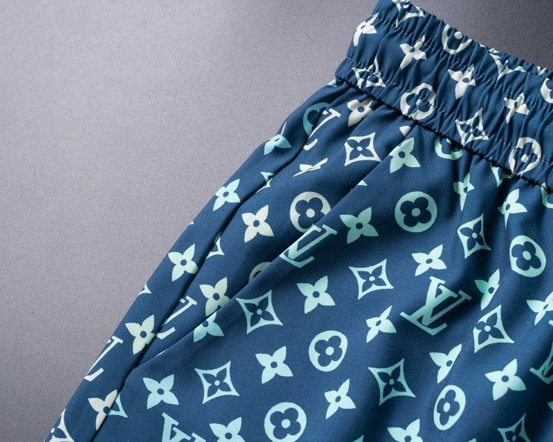 Compact Louis Vuitton Short Suits 139134
