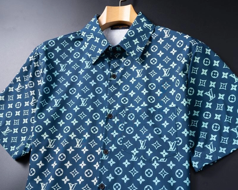 Compact Louis Vuitton Short Suits 139134
