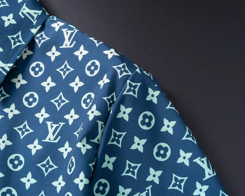 Compact Louis Vuitton Short Suits 139134
