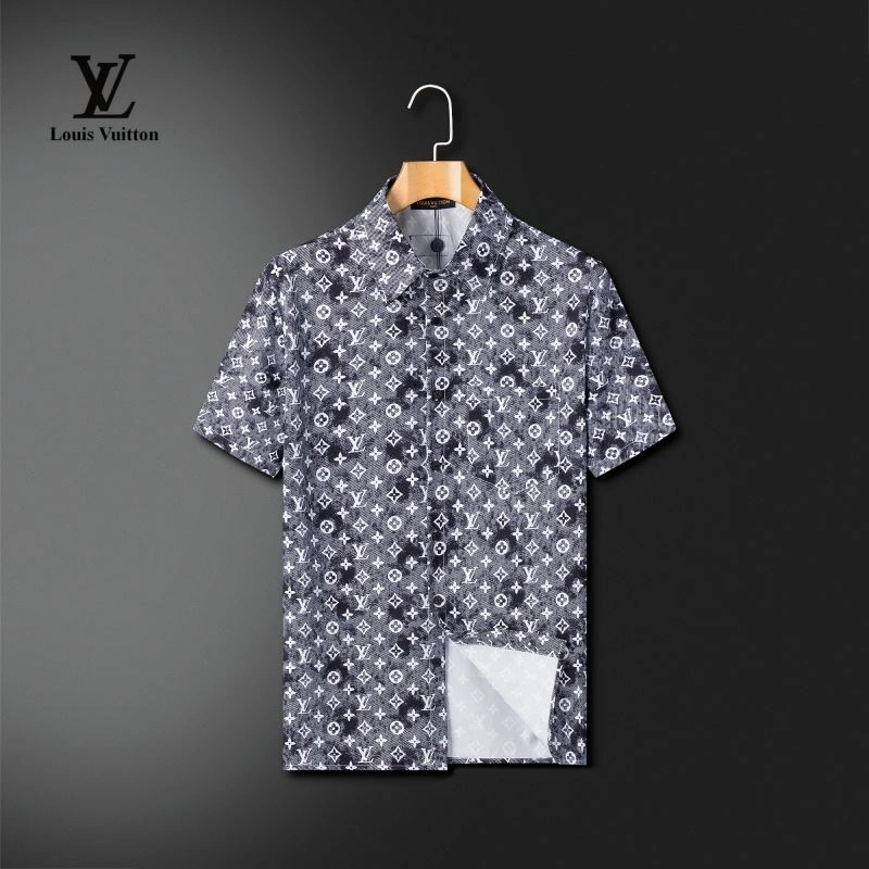 SmoothTexture Louis Vuitton Short Suits 139138